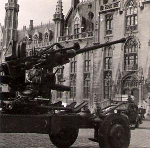 Belgische 40mm Bofors achtergelaten te Brugge